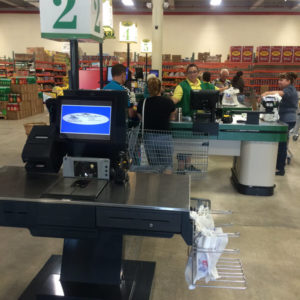 The front-end checkout area features six checkouts supplied by Miami-based Técnica Business Systems. The store features a total of eight state-of-the-art POS terminals, including one in the produce-seafood department and one in the customer service counter. The front-end checkout area features six checkouts supplied by Miami-based Técnica Business Systems. The store features a total of eight state-of-the-art POS terminals, including one in the produce-seafood department and one in the customer service counter.